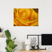 Waterdruppeltjes op Elegant Yellow Rose Poster (Thuiskantoor)