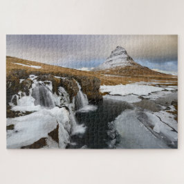 Waterfall and Kirkjufell in Iceland during Winter Legpuzzel