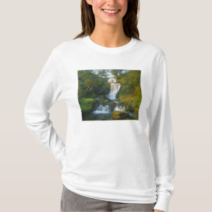 Waterfall, eiland Skye, Schotland T-shirt