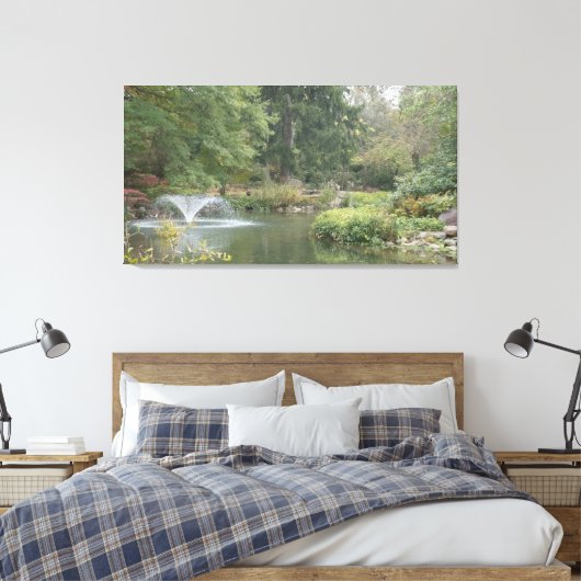 Waterfontein in tuinvijver canvas afdruk (Insitu (Slaapkamer))