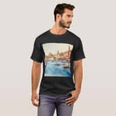 Waterfront en boten in de haven, Italiaans T-shirt (Voorkant volledig)