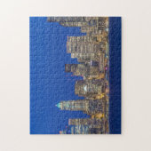 Waterfront en downtown skyline bij schemering legpuzzel (Verticaal)