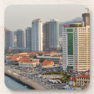 Waterfront met de stad Yantai skyline, Shandong Onderzetter