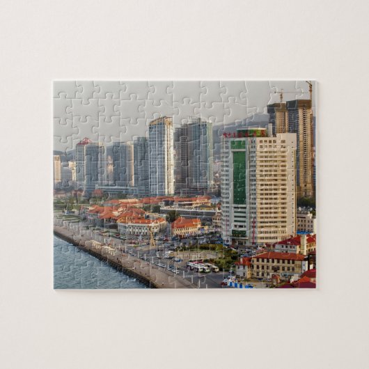 Waterfront met stadsbeeld van Yantai, Shandong Legpuzzel (Horizontaal)