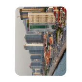 Waterfront met stadsbeeld van Yantai, Shandong Magneet (Verticaal)