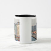 Waterfront met stadsbeeld van Yantai, Shandong Mok (Midden)