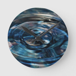 Waterklok van de dichter Adiela Akoo Ronde Klok