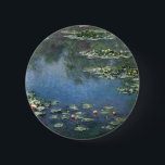 Waterlioenen van Claude Monet,  bloemen Ronde Button 5,7 Cm<br><div class="desc">Water Lilies (1906) van Claude Monet is een impressionisme in het kunstlandschap schilderij. Het is een van de vele variaties van waterlelie schilderijen die Monet schilderde in zijn bloemtuin in Giverny, Frankrijk. Waterlelijke bloemen in een veerseizoen vijver. Over de kunstenaar: Claude Monet (1840-1926) was een oprichter van de Franse impressionistische...</div>