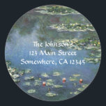 Waterlioenen van Claude Monet,  bloemen Ronde Sticker<br><div class="desc">Water Lilies (1906) van Claude Monet is een impressionisme in het kunstlandschap schilderij. Het is een van de vele variaties van waterlelie schilderijen die Monet schilderde in zijn bloemtuin in Giverny, Frankrijk. Waterlelijke bloemen in een veerseizoen vijver. Over de kunstenaar: Claude Monet (1840-1926) was een oprichter van de Franse impressionistische...</div>