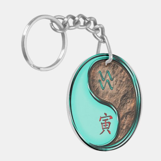 Waterman en aarde tijger sleutelhanger (Voorkant Links)