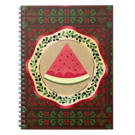 watermeloen op olijf bord met palestijnse tatreez notitieboek