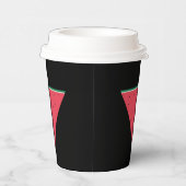 Watermeloen op omgekeerde rode driehoekweerstand papieren bekers (Rechts)