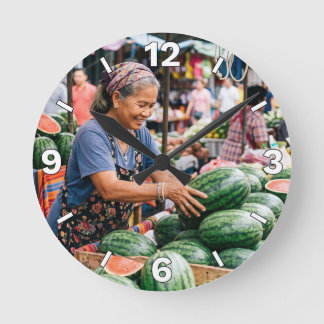 Watermelon Market Vendor Woman Decor Ronde Klok