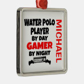 Waterpolospeler houdt van het spelen van videospel metalen ornament (Rechts)