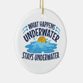 Waterpoly wat er onder water gebeurt keramisch ornament (Rechts)