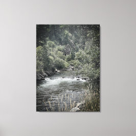 Waterrad langs de rivier canvas afdruk