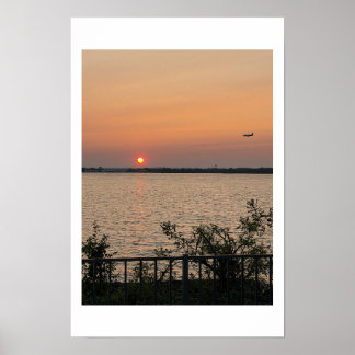 Waterscape Zonsondergang met Vliegtuig Poster