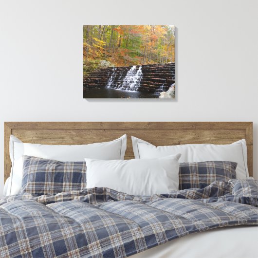 Waterval bij Laurel Hill State Park I Canvas Afdruk (Insitu (Slaapkamer))