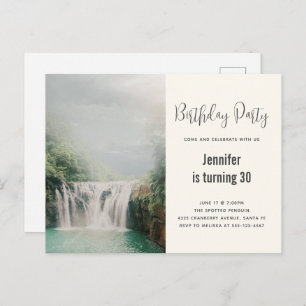 Waterval door een Lush Green Forest Birthday Invit Uitnodiging Briefkaart