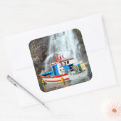 Waterval en boot vierkante sticker (Envelop)
