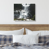 Waterval foto genomen in natuur gemaakt als een canvas afdruk (Insitu (Slaapkamer))