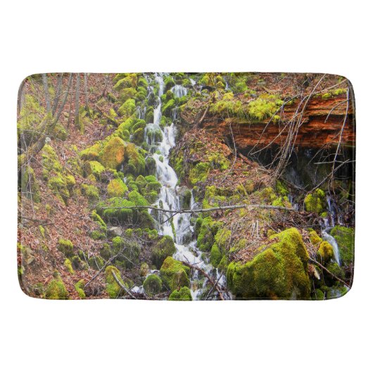 Waterval in bergbron..... badmat (Voorkant)