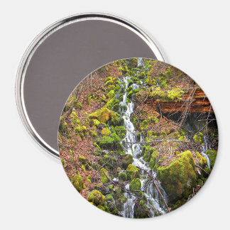 Waterval in bergbron..... magneet