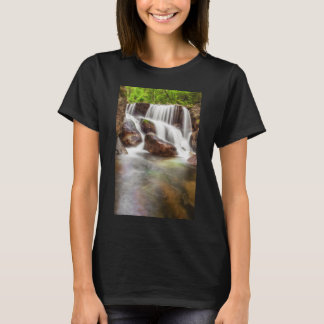 Waterval in de herfst bij de Queimadela Dam T-shirt