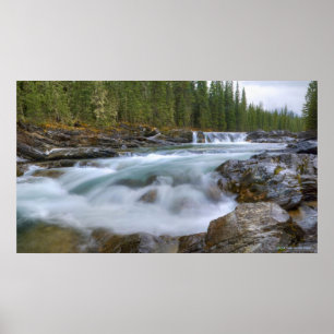 Waterval in de Schapenrivier in het Rocky-gebergte Poster