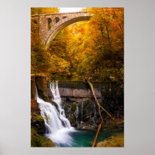 Waterval in de Vintgar Gorge canyon in de herfst Poster