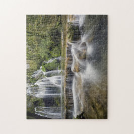 Waterval in het bos legpuzzel
