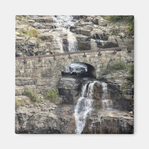 Waterval in het Nationaal Park Glacier Magneet