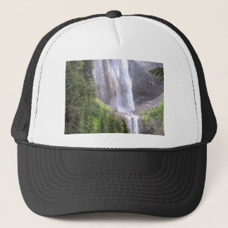 Waterval in het natuurpark Mt Rainier Trucker Pet