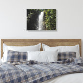 Waterval in Kauai, Hawaï Canvas Afdruk (Insitu (Slaapkamer))