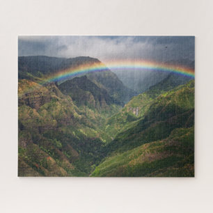 Waterval in Lush Canyon met Rainbow op Kauai Legpuzzel
