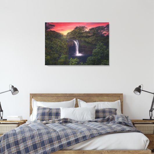 Waterval | Rainbow-Herfsten, Hilo, Hawaii Canvas Afdruk (Insitu (Slaapkamer))