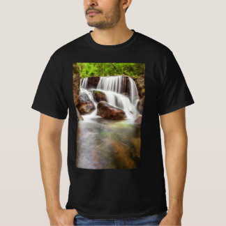 Waterval tijdens de herfst bij Queimadela Dam T-shirt