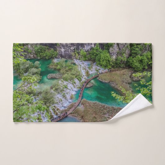 Watervalcascade in het park Plitvice Handdoek (Handdoek)