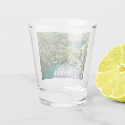 Watervalcascade in Plitvice Lakes Park, Kroatië Shot Glas (Achterkant)