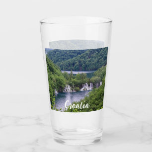 Watervalcascade met groen bos in Kroatië Glas