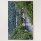 Watervalcascade met groen bos in Kroatië Legpuzzel (Verticaal)