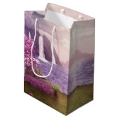 Watervallen en Cherry Trees door een meer Medium Cadeauzakje (Achterkant Gekanteld)
