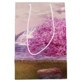 Watervallen en Cherry Trees door een meer Medium Cadeauzakje (Voorkant)