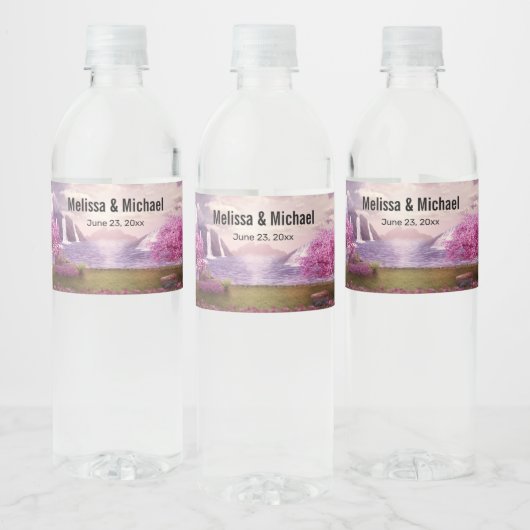Watervallen en Cherry Trees rond een bruiloft Waterfles Etiket (Flessen)