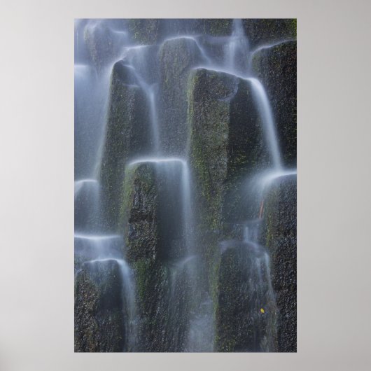 Watervallen over basalten kolommen poster (Voorkant)