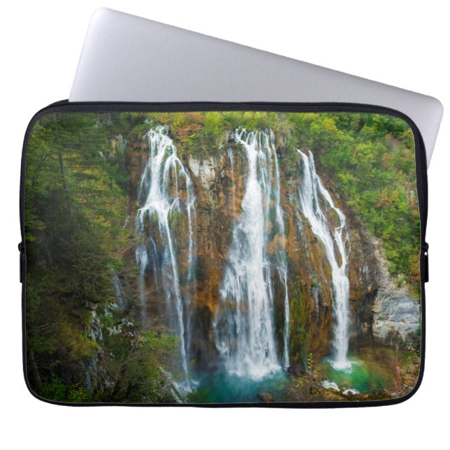 Watervalopgeheven uitzicht, Kroatië Laptop Sleeve (Voorkant)