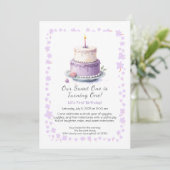 Waterverf 1e verjaardagsuitnodiging met lila taart kaart (Staand voorkant)