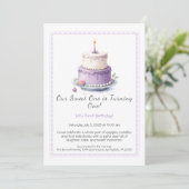 Waterverf 1e verjaardagsuitnodiging met lila taart kaart (Staand voorkant)