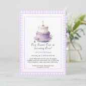 Waterverf 1e verjaardagsuitnodiging met taart lila kaart (Staand voorkant)