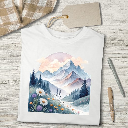 Waterverf Alpenlandschap met wilde bloemen Tri-Blend Shirt
